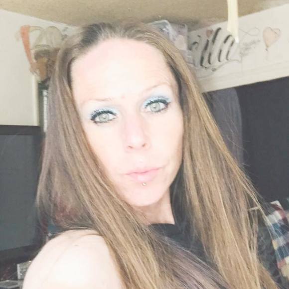 Meet your Posher, Amanda - Picture 1 of 1